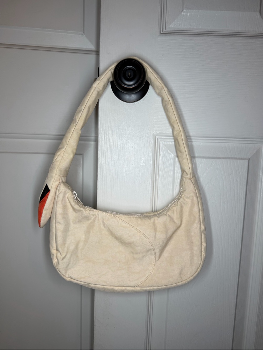 Baggu Swan Shoulder Bag Purse Beige / Cream Zipper Close
